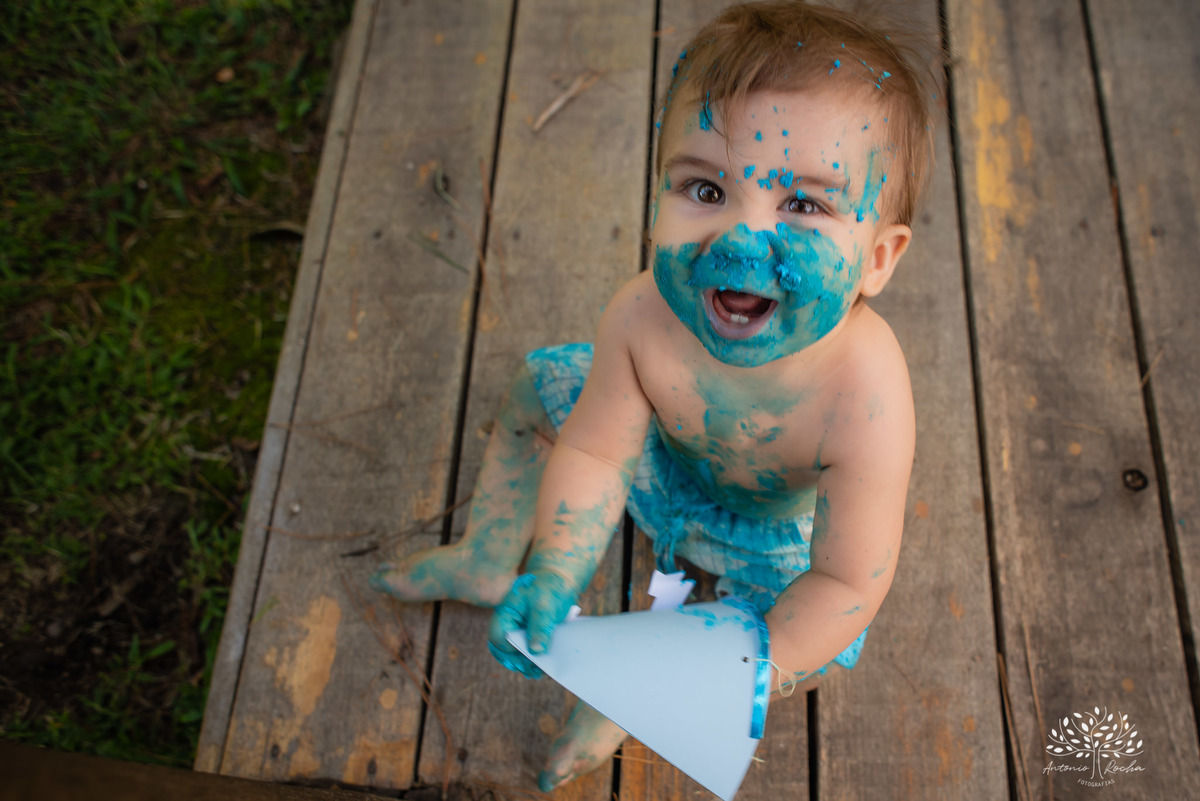Theo – Smash The Cake – Ensaio Lindo – Ensaio Família – Parque Stone Land – Diversão – Amor – Família – Vida – Felicidade – Aprendizado – Bolo Azul – Smurph – Fotografia de Família – Ensaio – Juntos – Quarteto – Infantil – Antonio Rocha Fotografias