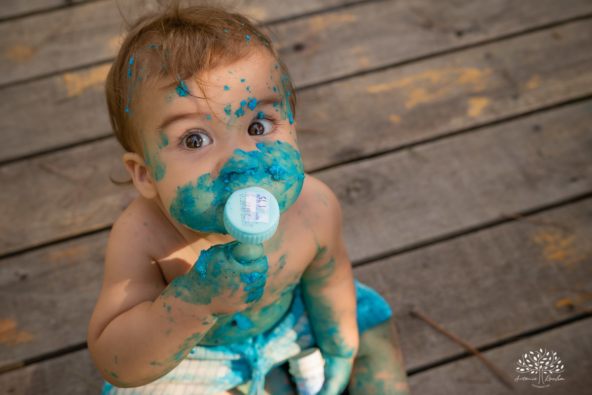Theo – Smash The Cake – Ensaio Lindo – Ensaio Família – Parque Stone Land – Diversão – Amor – Família – Vida – Felicidade – Aprendizado – Bolo Azul – Smurph – Fotografia de Família – Ensaio – Juntos – Quarteto – Infantil – Antonio Rocha Fotografias