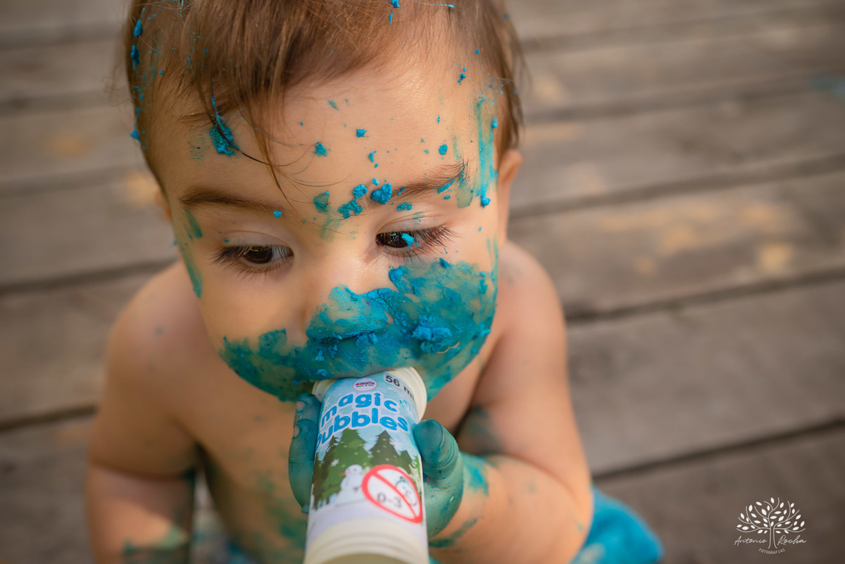 Theo – Smash The Cake – Ensaio Lindo – Ensaio Família – Parque Stone Land – Diversão – Amor – Família – Vida – Felicidade – Aprendizado – Bolo Azul – Smurph – Fotografia de Família – Ensaio – Juntos – Quarteto – Infantil – Antonio Rocha Fotografias