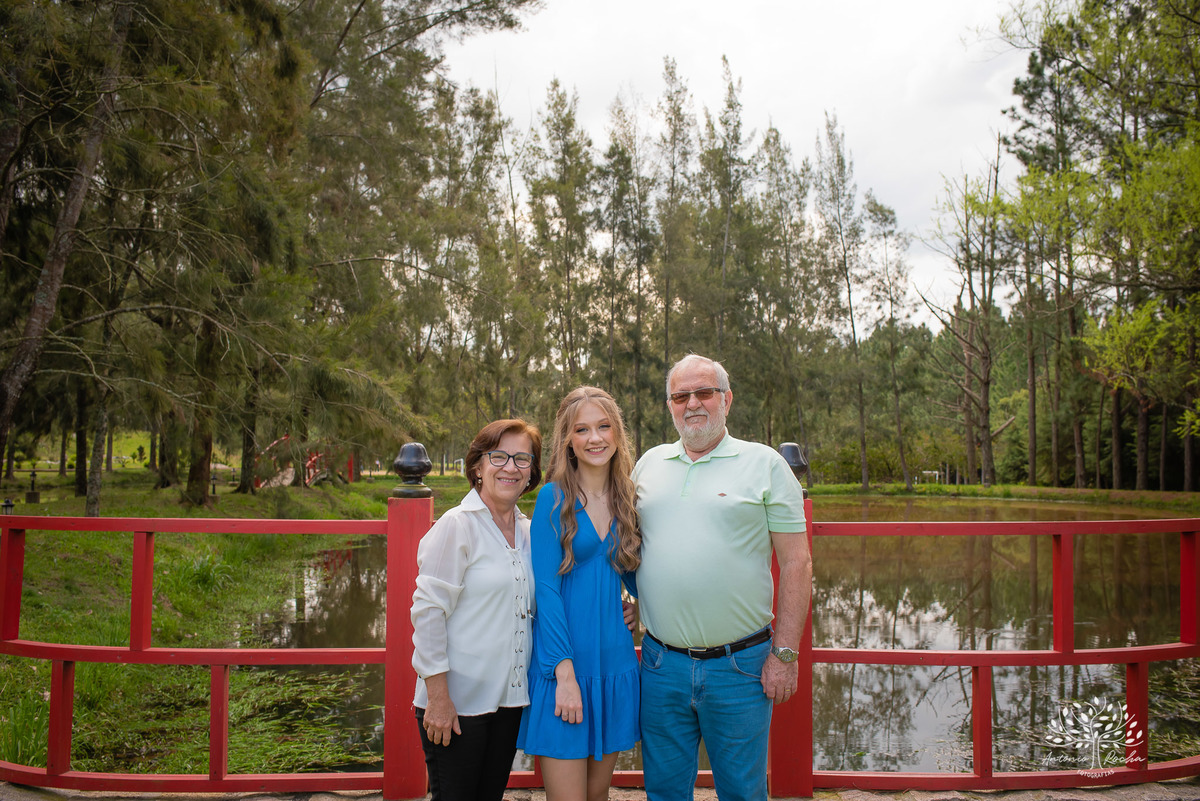 Helena – Helena 15 Anos – Ensaio – Ensaio Ar Livre – Ensaio Externa – Ensaio de 15 Anos – Quinze Anos – 15 Anos – Chácara Fiss – Linda – Família – Amigos – Tarde de Sol – Amor – Felicidade – Fotografia de Família – Antonio Rocha Fotografias – Pelotas – RS