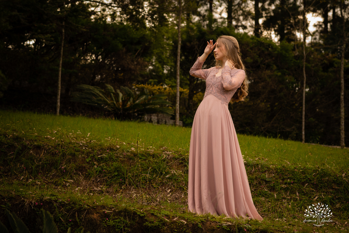 Helena – Helena 15 Anos – Ensaio – Ensaio Ar Livre – Ensaio Externa – Ensaio de 15 Anos – Quinze Anos – 15 Anos – Chácara Fiss – Linda – Família – Amigos – Tarde de Sol – Amor – Felicidade – Fotografia de Família – Antonio Rocha Fotografias – Pelotas – RS