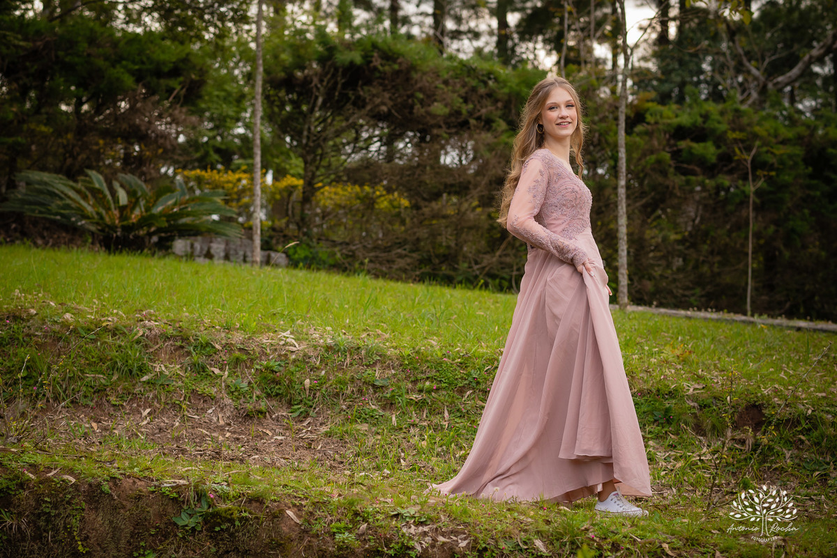 Helena – Helena 15 Anos – Ensaio – Ensaio Ar Livre – Ensaio Externa – Ensaio de 15 Anos – Quinze Anos – 15 Anos – Chácara Fiss – Linda – Família – Amigos – Tarde de Sol – Amor – Felicidade – Fotografia de Família – Antonio Rocha Fotografias – Pelotas – RS