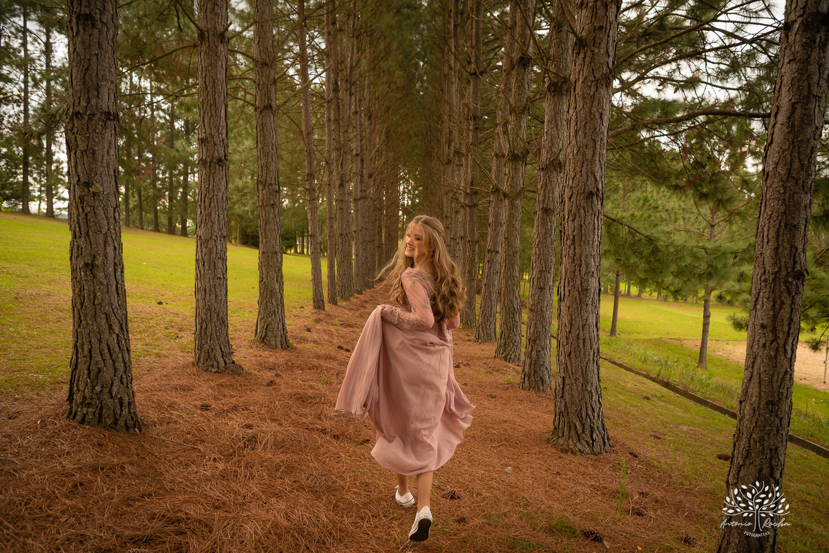 Helena – Helena 15 Anos – Ensaio – Ensaio Ar Livre – Ensaio Externa – Ensaio de 15 Anos – Quinze Anos – 15 Anos – Chácara Fiss – Linda – Família – Amigos – Tarde de Sol – Amor – Felicidade – Fotografia de Família – Antonio Rocha Fotografias – Pelotas – RS