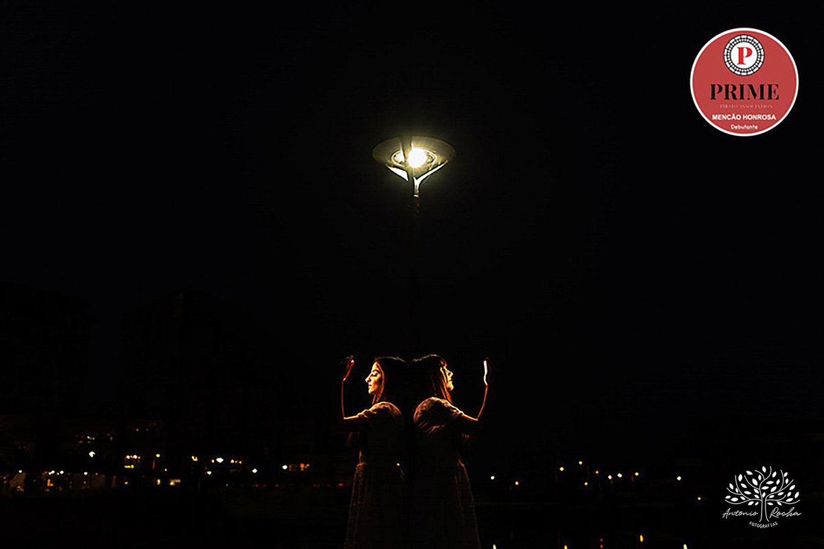 Erika – Isadora – Erika e Isadora 15 Anos – Ensaio – Ensaio Debutante – Pelotas – Biblioteca – Teatro – Parque Una – Felicidade – Foto Premiada – Gêmeas – Fotografia de Família – Debutante – Por do Sol – Bailarinas – Dança – Antonio Rocha Fotografias
