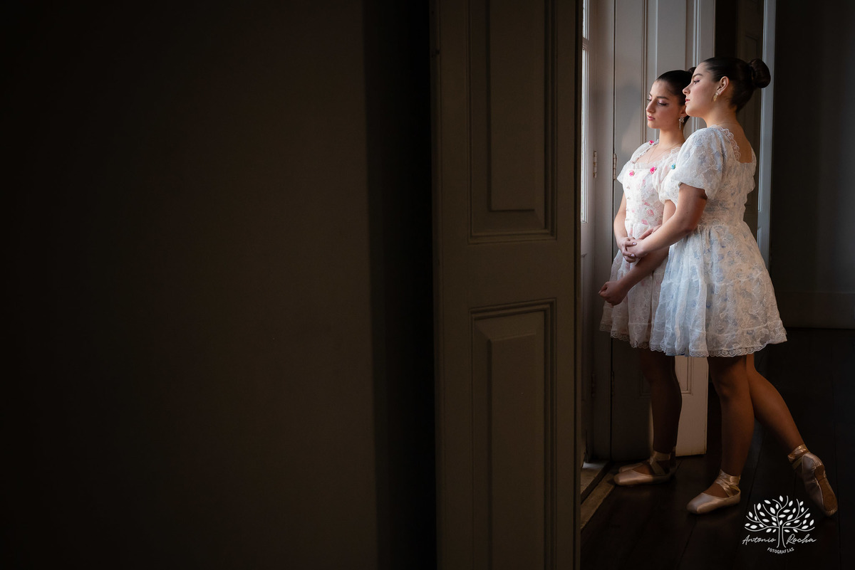 Erika – Isadora – Erika e Isadora 15 Anos – Ensaio – Ensaio Debutante – Pelotas – Biblioteca – Teatro – Parque Una – Felicidade – Foto Premiada – Gêmeas – Fotografia de Família – Debutante – Por do Sol – Bailarinas – Dança – Antonio Rocha Fotografias