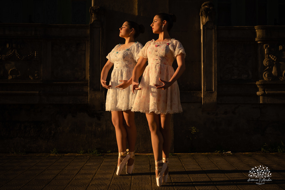 Erika – Isadora – Erika e Isadora 15 Anos – Ensaio – Ensaio Debutante – Pelotas – Biblioteca – Teatro – Parque Una – Felicidade – Foto Premiada – Gêmeas – Fotografia de Família – Debutante – Por do Sol – Bailarinas – Dança – Antonio Rocha Fotografias