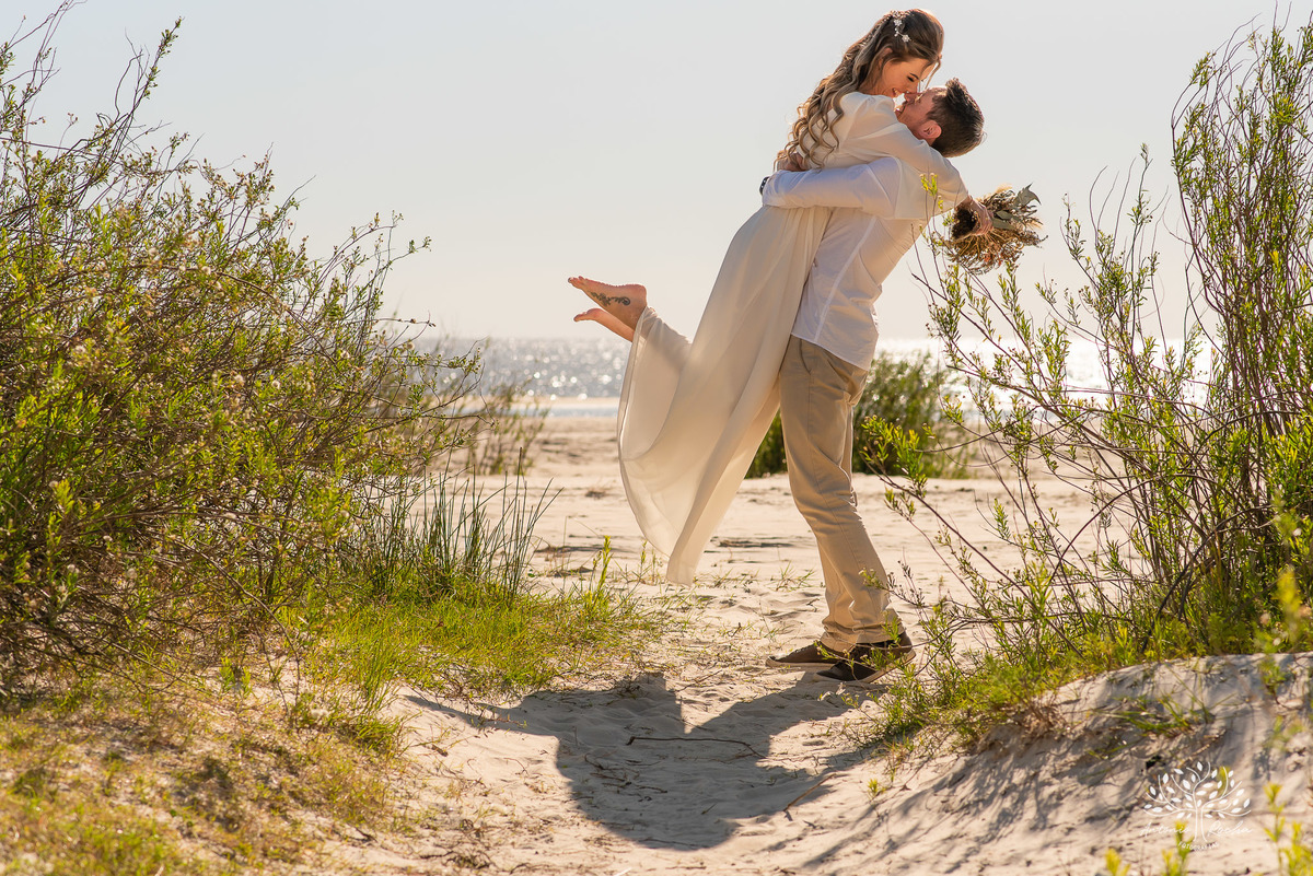 Andria e Maicon – Pré-Casamento – Ensaio – Casamento – Fotografia de Casamento – Dia de Sol – Ensaio Casal – Bênção – Felicidade – Juntos – Casal – Rio Grande – RS – Praia – Praia da Capilha – História Juntos – Pôr do Sol – Antonio Rocha Fotografias – Pel