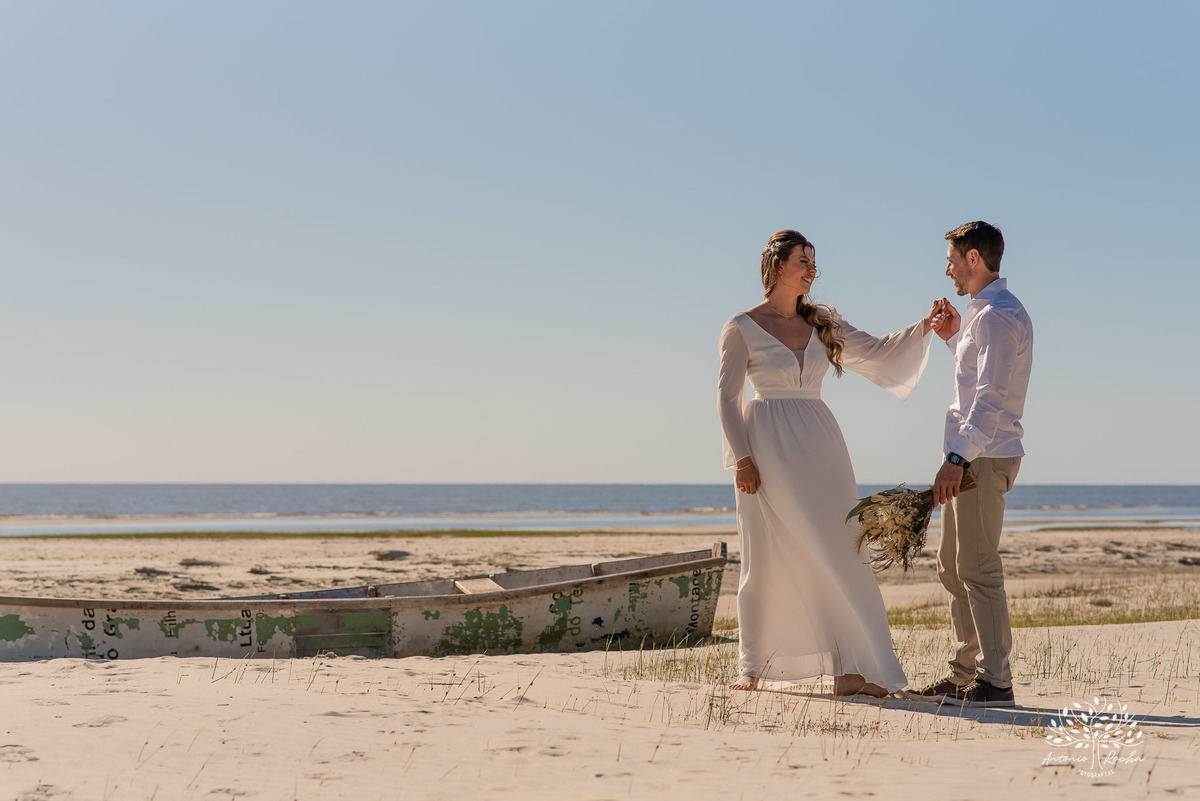 Andria e Maicon – Pré-Casamento – Ensaio – Casamento – Fotografia de Casamento – Dia de Sol – Ensaio Casal – Bênção – Felicidade – Juntos – Casal – Rio Grande – RS – Praia – Praia da Capilha – História Juntos – Pôr do Sol – Antonio Rocha Fotografias – Pel