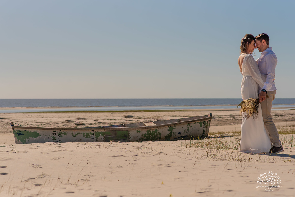 Andria e Maicon – Pré-Casamento – Ensaio – Casamento – Fotografia de Casamento – Dia de Sol – Ensaio Casal – Bênção – Felicidade – Juntos – Casal – Rio Grande – RS – Praia – Praia da Capilha – História Juntos – Pôr do Sol – Antonio Rocha Fotografias – Pel