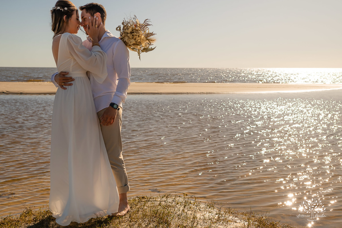Andria e Maicon – Pré-Casamento – Ensaio – Casamento – Fotografia de Casamento – Dia de Sol – Ensaio Casal – Bênção – Felicidade – Juntos – Casal – Rio Grande – RS – Praia – Praia da Capilha – História Juntos – Pôr do Sol – Antonio Rocha Fotografias – Pel