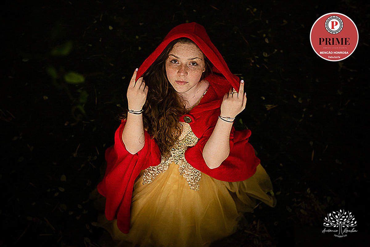 Júlia – Júlia 15 Anos – Ensaio – Ensaio Debutante – Chácara da Família Fiss – Debutante – Campo – Felicidade – Foto Premiada – Livro – Fotografia de Família – Debutante – Pôr do Sol – Vestido – Dourado – Antonio Rocha Fotografias – Pelotas – Linda – Sarda