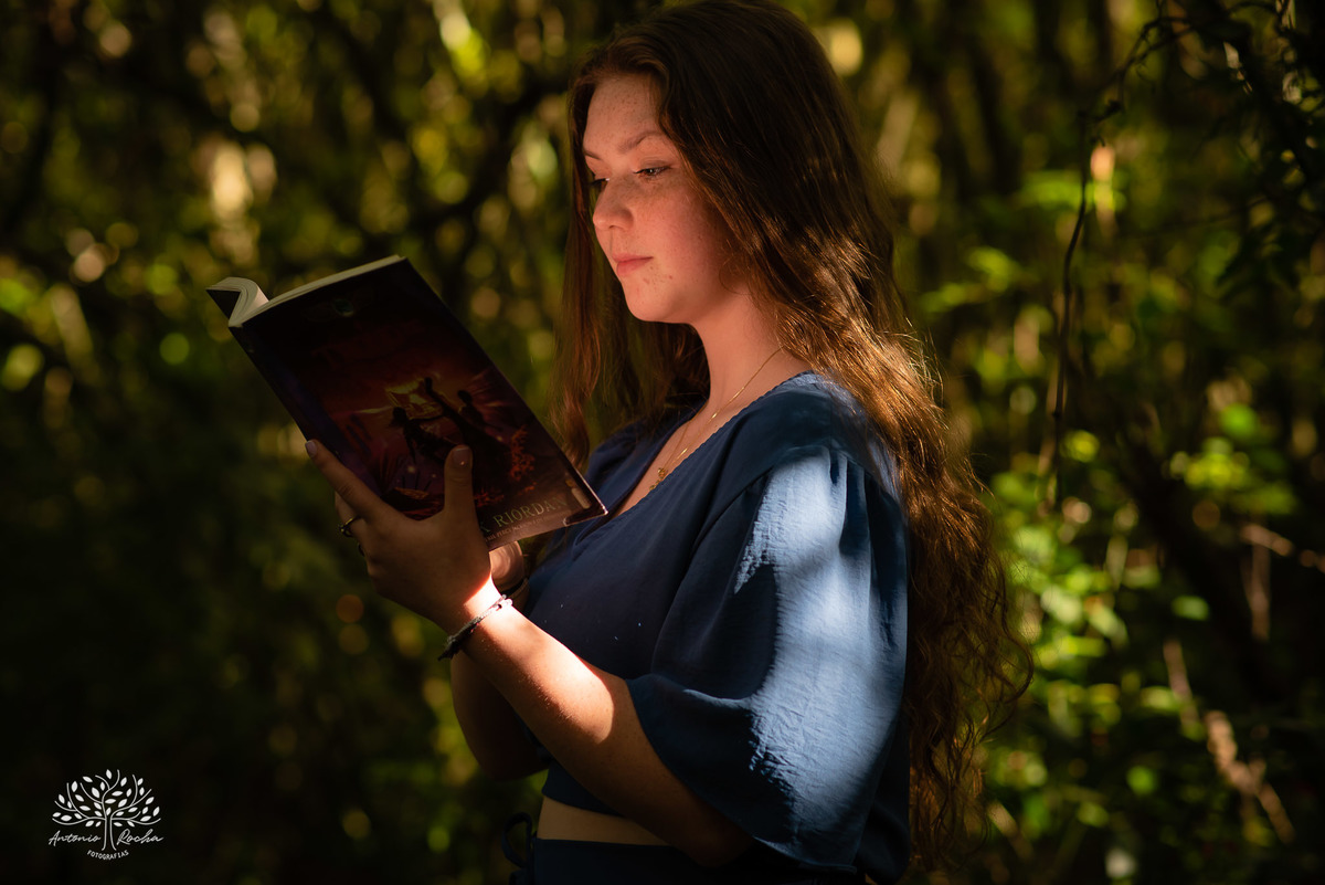Júlia – Júlia 15 Anos – Ensaio – Ensaio Debutante – Chácara da Família Fiss – Debutante – Campo – Felicidade – Foto Premiada – Livro – Fotografia de Família – Debutante – Pôr do Sol – Vestido – Dourado – Antonio Rocha Fotografias – Pelotas – Linda – Sarda