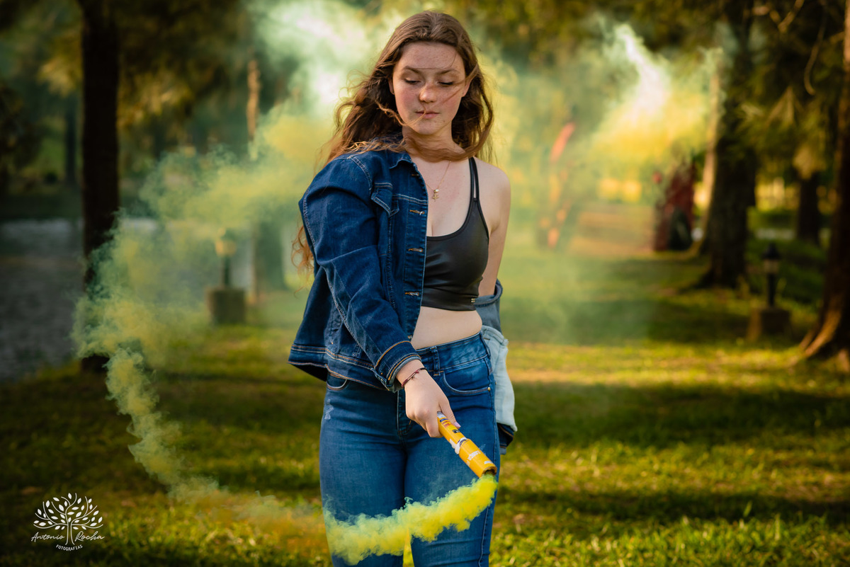 Júlia – Júlia 15 Anos – Ensaio – Ensaio Debutante – Chácara da Família Fiss – Debutante – Campo – Felicidade – Foto Premiada – Livro – Fotografia de Família – Debutante – Pôr do Sol – Vestido – Dourado – Antonio Rocha Fotografias – Pelotas – Linda – Sarda