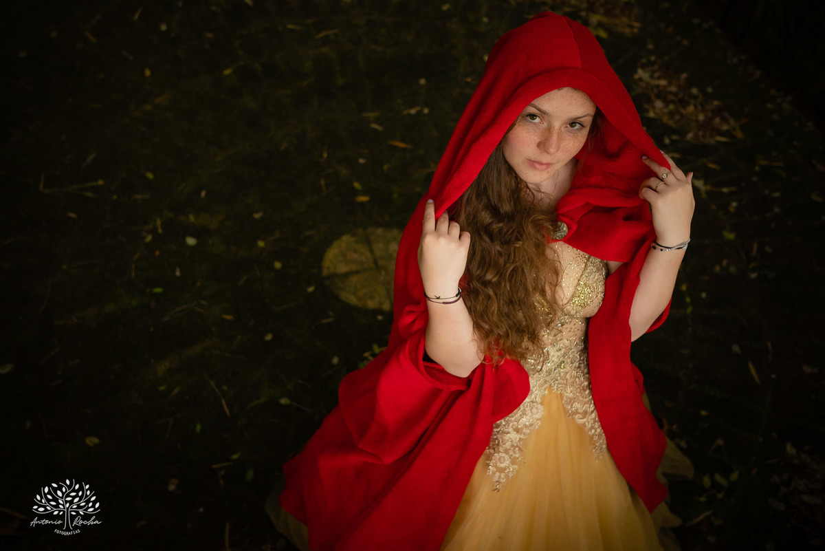 Júlia – Júlia 15 Anos – Ensaio – Ensaio Debutante – Chácara da Família Fiss – Debutante – Campo – Felicidade – Foto Premiada – Livro – Fotografia de Família – Debutante – Pôr do Sol – Vestido – Dourado – Antonio Rocha Fotografias – Pelotas – Linda – Sarda