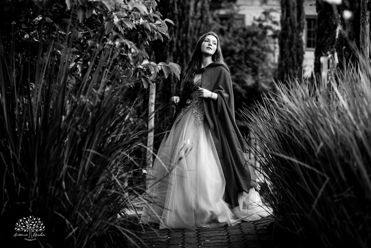 Júlia – Júlia 15 Anos – Ensaio – Ensaio Debutante – Chácara da Família Fiss – Debutante – Campo – Felicidade – Foto Premiada – Livro – Fotografia de Família – Debutante – Pôr do Sol – Vestido – Dourado – Antonio Rocha Fotografias – Pelotas – Linda – Sarda