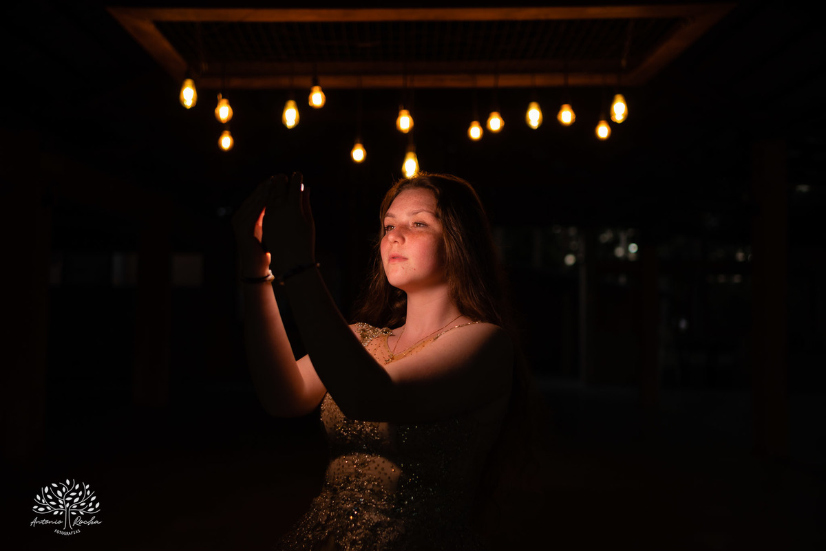 Júlia – Júlia 15 Anos – Ensaio – Ensaio Debutante – Chácara da Família Fiss – Debutante – Campo – Felicidade – Foto Premiada – Livro – Fotografia de Família – Debutante – Pôr do Sol – Vestido – Dourado – Antonio Rocha Fotografias – Pelotas – Linda – Sarda