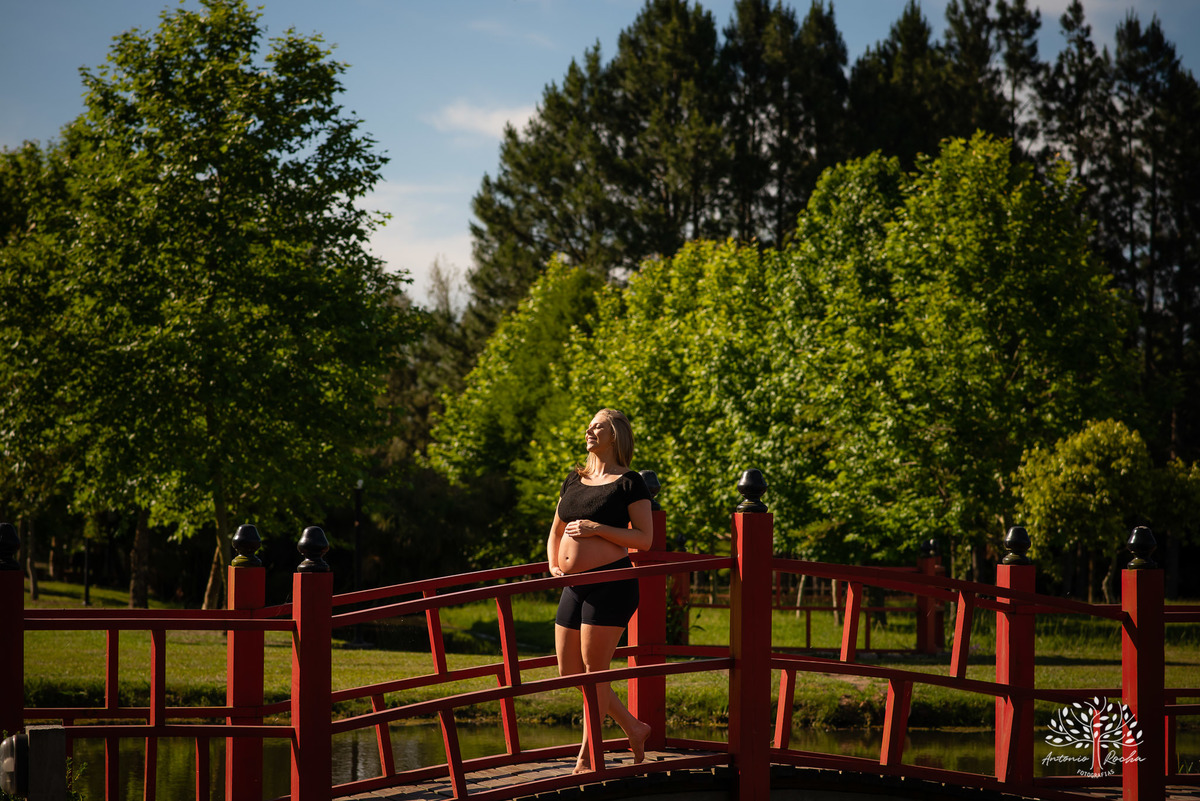 Natália – Tiago – Bento – Chácara da Família Fiss – Tarde de Sol – Campo – Gestante – Grávida – Ensaio Gestante – Felicidade – Amor – Menino – Vida – Dança – Pelotas – Campo – Natália + Tiago = Bento – Antonio Rocha Fotografias – Família Linda – Movimento