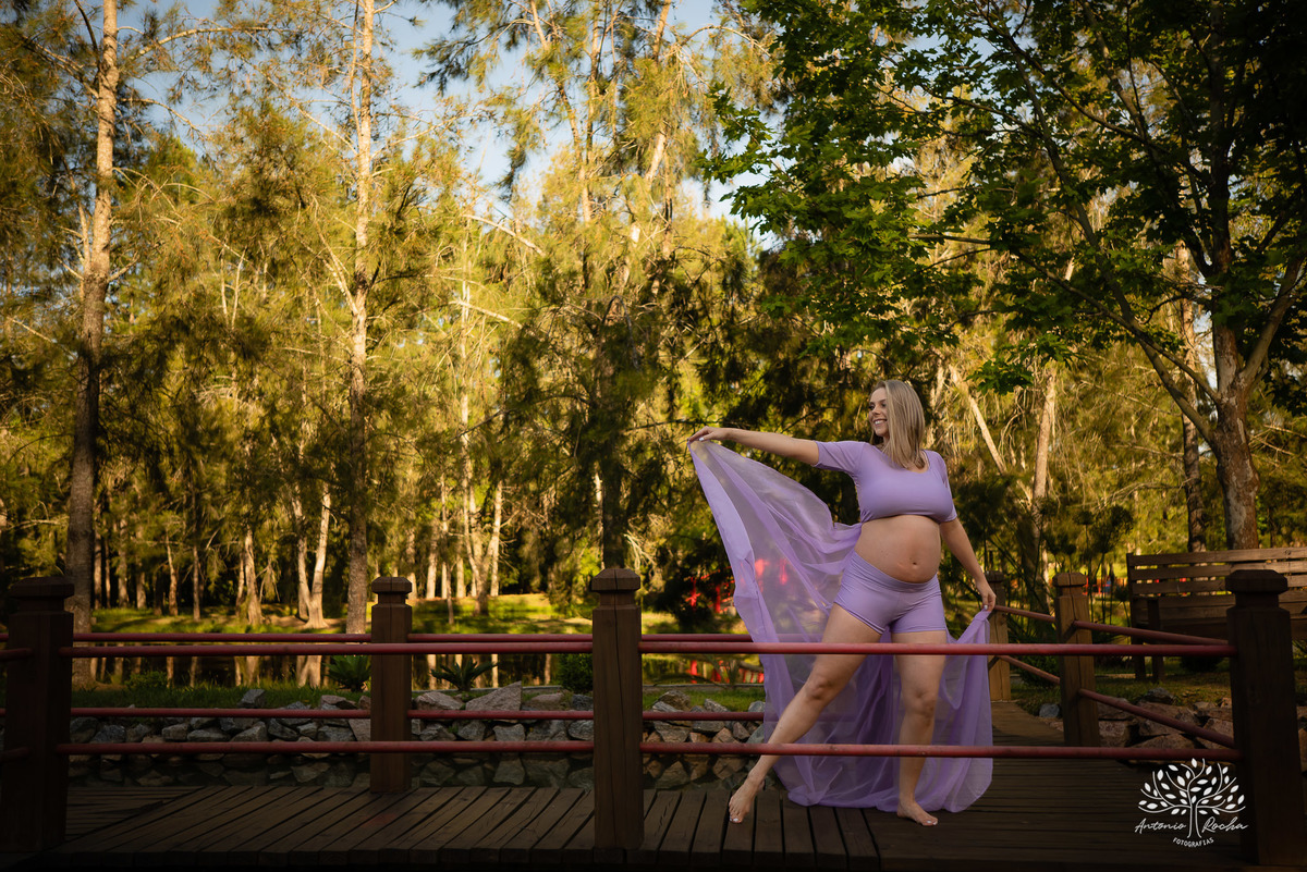 Natália – Tiago – Bento – Chácara da Família Fiss – Tarde de Sol – Campo – Gestante – Grávida – Ensaio Gestante – Felicidade – Amor – Menino – Vida – Dança – Pelotas – Campo – Natália + Tiago = Bento – Antonio Rocha Fotografias – Família Linda – Movimento