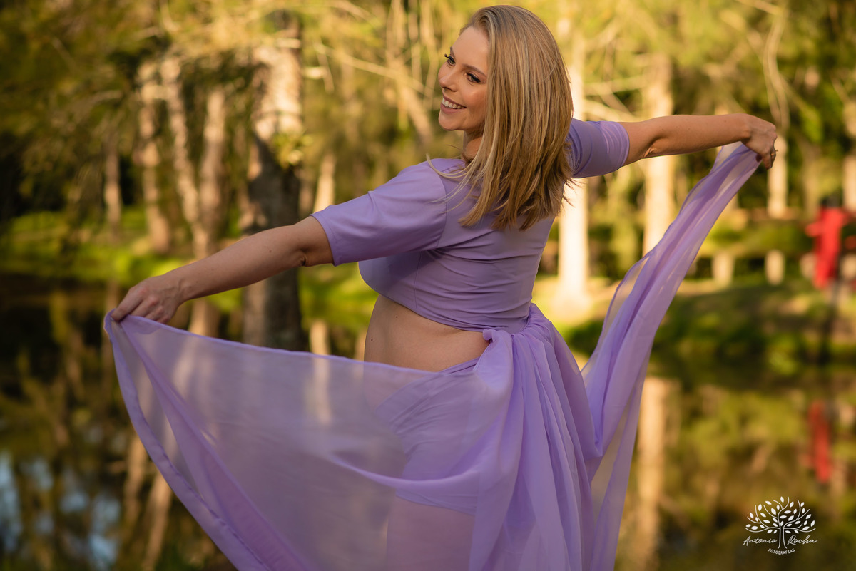 Natália – Tiago – Bento – Chácara da Família Fiss – Tarde de Sol – Campo – Gestante – Grávida – Ensaio Gestante – Felicidade – Amor – Menino – Vida – Dança – Pelotas – Campo – Natália + Tiago = Bento – Antonio Rocha Fotografias – Família Linda – Movimento