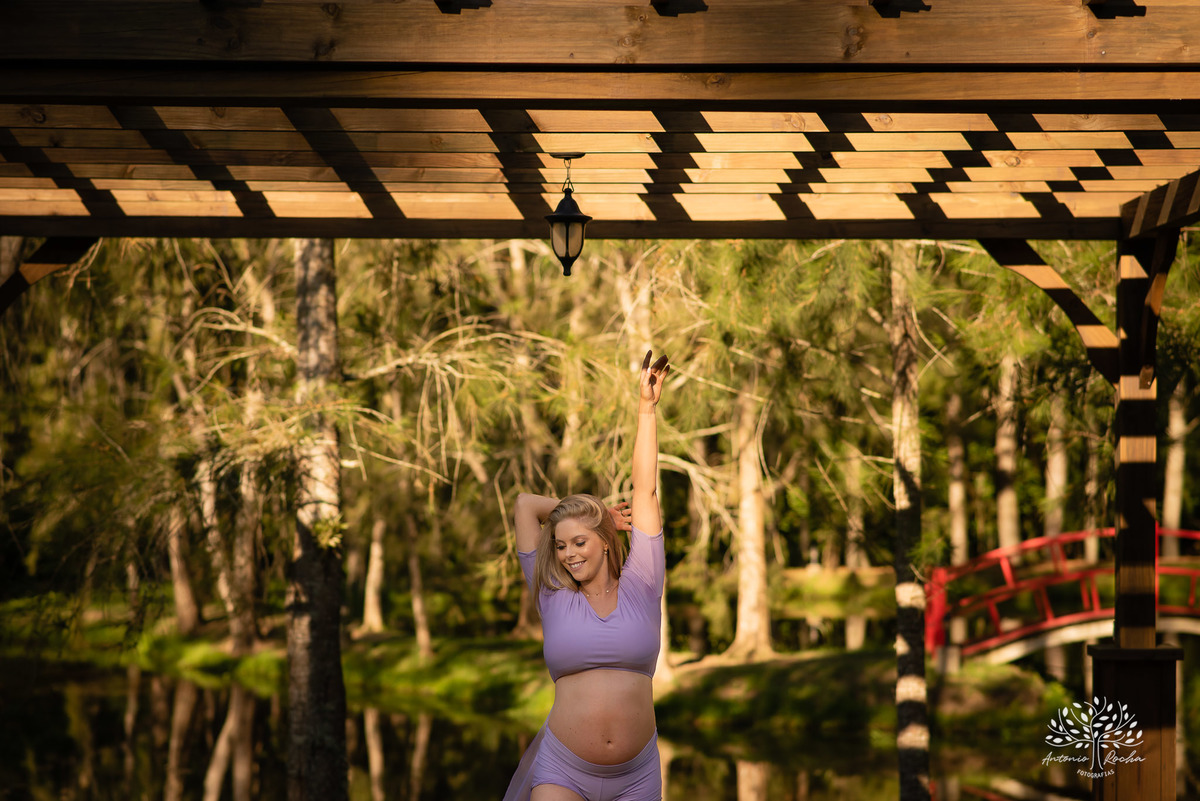 Natália – Tiago – Bento – Chácara da Família Fiss – Tarde de Sol – Campo – Gestante – Grávida – Ensaio Gestante – Felicidade – Amor – Menino – Vida – Dança – Pelotas – Campo – Natália + Tiago = Bento – Antonio Rocha Fotografias – Família Linda – Movimento