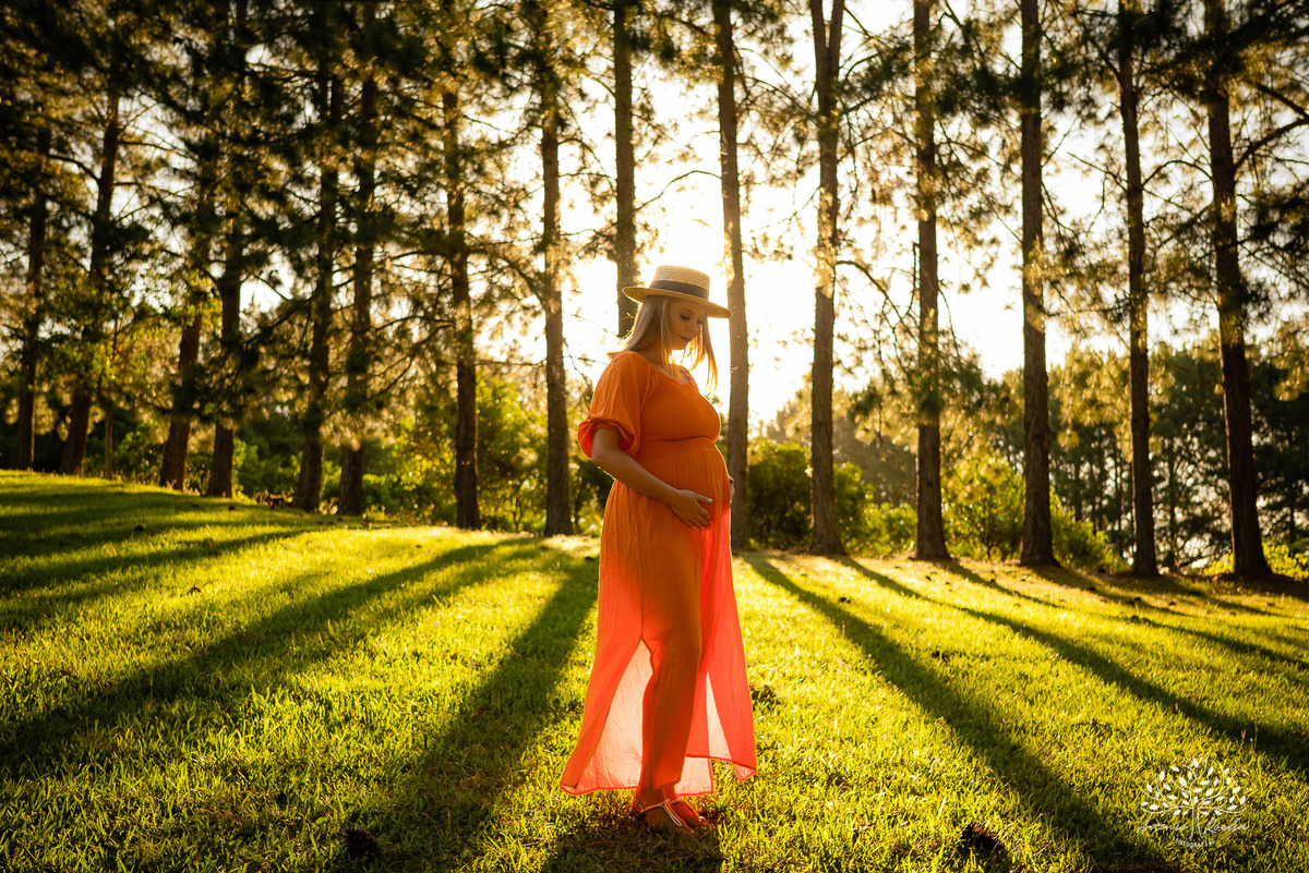 Natália – Tiago – Bento – Chácara da Família Fiss – Tarde de Sol – Campo – Gestante – Grávida – Ensaio Gestante – Felicidade – Amor – Menino – Vida – Dança – Pelotas – Campo – Natália + Tiago = Bento – Antonio Rocha Fotografias – Família Linda – Movimento