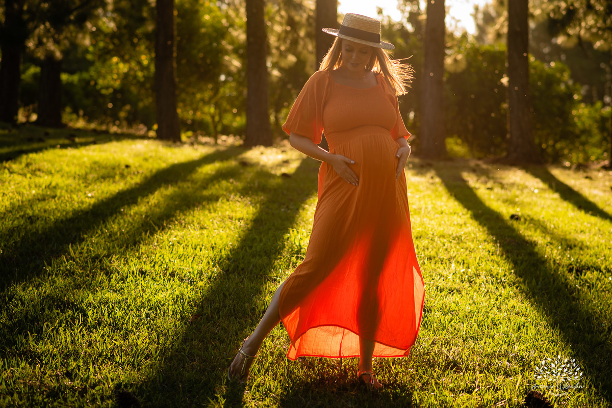 Natália – Tiago – Bento – Chácara da Família Fiss – Tarde de Sol – Campo – Gestante – Grávida – Ensaio Gestante – Felicidade – Amor – Menino – Vida – Dança – Pelotas – Campo – Natália + Tiago = Bento – Antonio Rocha Fotografias – Família Linda – Movimento