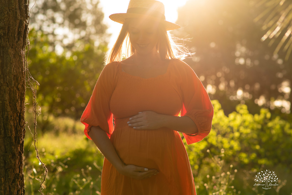 Natália – Tiago – Bento – Chácara da Família Fiss – Tarde de Sol – Campo – Gestante – Grávida – Ensaio Gestante – Felicidade – Amor – Menino – Vida – Dança – Pelotas – Campo – Natália + Tiago = Bento – Antonio Rocha Fotografias – Família Linda – Movimento