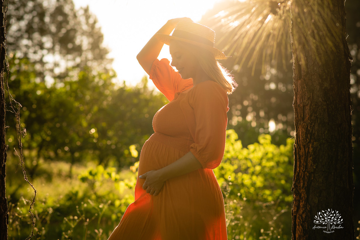 Natália – Tiago – Bento – Chácara da Família Fiss – Tarde de Sol – Campo – Gestante – Grávida – Ensaio Gestante – Felicidade – Amor – Menino – Vida – Dança – Pelotas – Campo – Natália + Tiago = Bento – Antonio Rocha Fotografias – Família Linda – Movimento