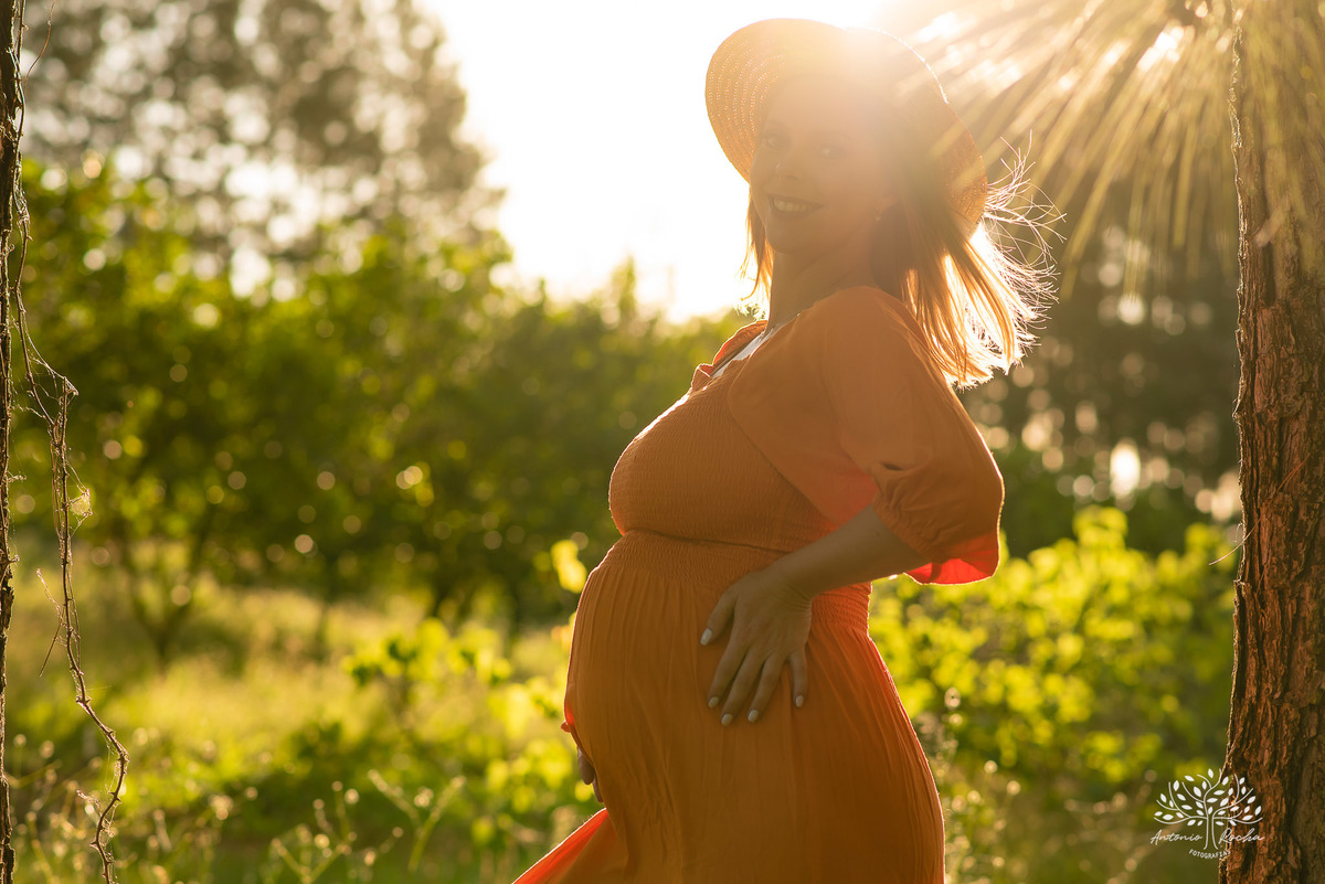Natália – Tiago – Bento – Chácara da Família Fiss – Tarde de Sol – Campo – Gestante – Grávida – Ensaio Gestante – Felicidade – Amor – Menino – Vida – Dança – Pelotas – Campo – Natália + Tiago = Bento – Antonio Rocha Fotografias – Família Linda – Movimento