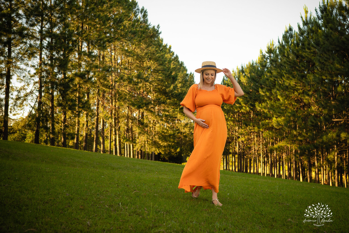 Natália – Tiago – Bento – Chácara da Família Fiss – Tarde de Sol – Campo – Gestante – Grávida – Ensaio Gestante – Felicidade – Amor – Menino – Vida – Dança – Pelotas – Campo – Natália + Tiago = Bento – Antonio Rocha Fotografias – Família Linda – Movimento