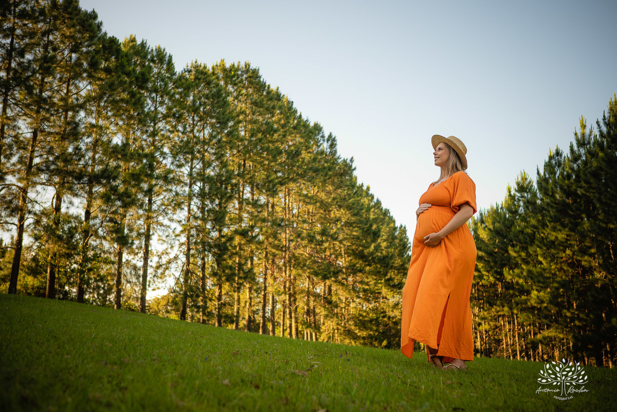 Natália – Tiago – Bento – Chácara da Família Fiss – Tarde de Sol – Campo – Gestante – Grávida – Ensaio Gestante – Felicidade – Amor – Menino – Vida – Dança – Pelotas – Campo – Natália + Tiago = Bento – Antonio Rocha Fotografias – Família Linda – Movimento