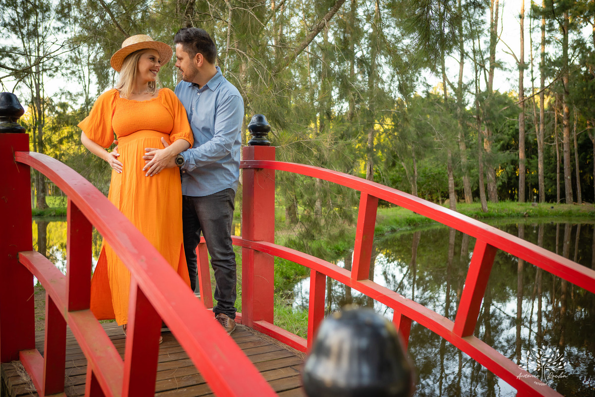 Natália – Tiago – Bento – Chácara da Família Fiss – Tarde de Sol – Campo – Gestante – Grávida – Ensaio Gestante – Felicidade – Amor – Menino – Vida – Dança – Pelotas – Campo – Natália + Tiago = Bento – Antonio Rocha Fotografias – Família Linda – Movimento