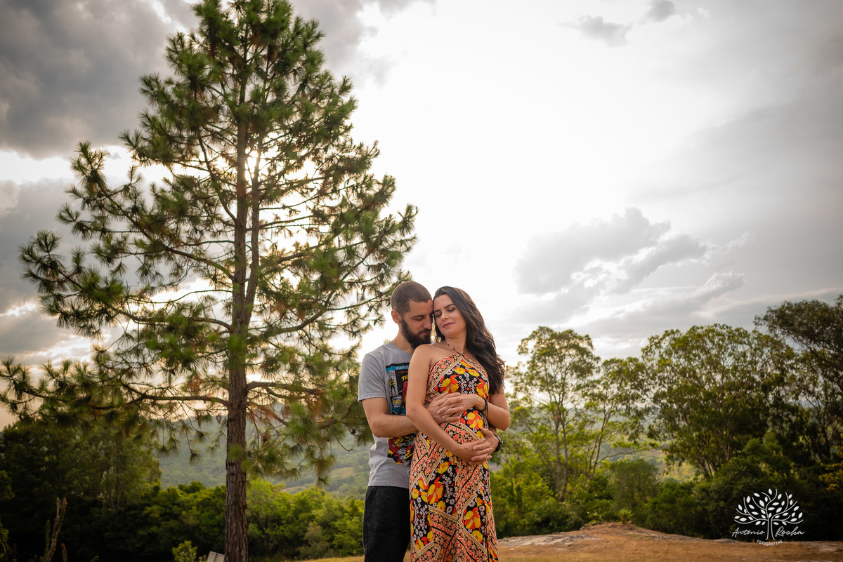 Paola – Matheus – Sophia – Parque Stone Land – Tarde de Sol – Campo – Gestante – Grávida – Ensaio Gestante – Felicidade – Amor – Menina – Vida – Pelotas – Rock n’Roll – Sophia = Paola + Matheus – Antonio Rocha Fotografias – Família Linda – Pets – Dogs