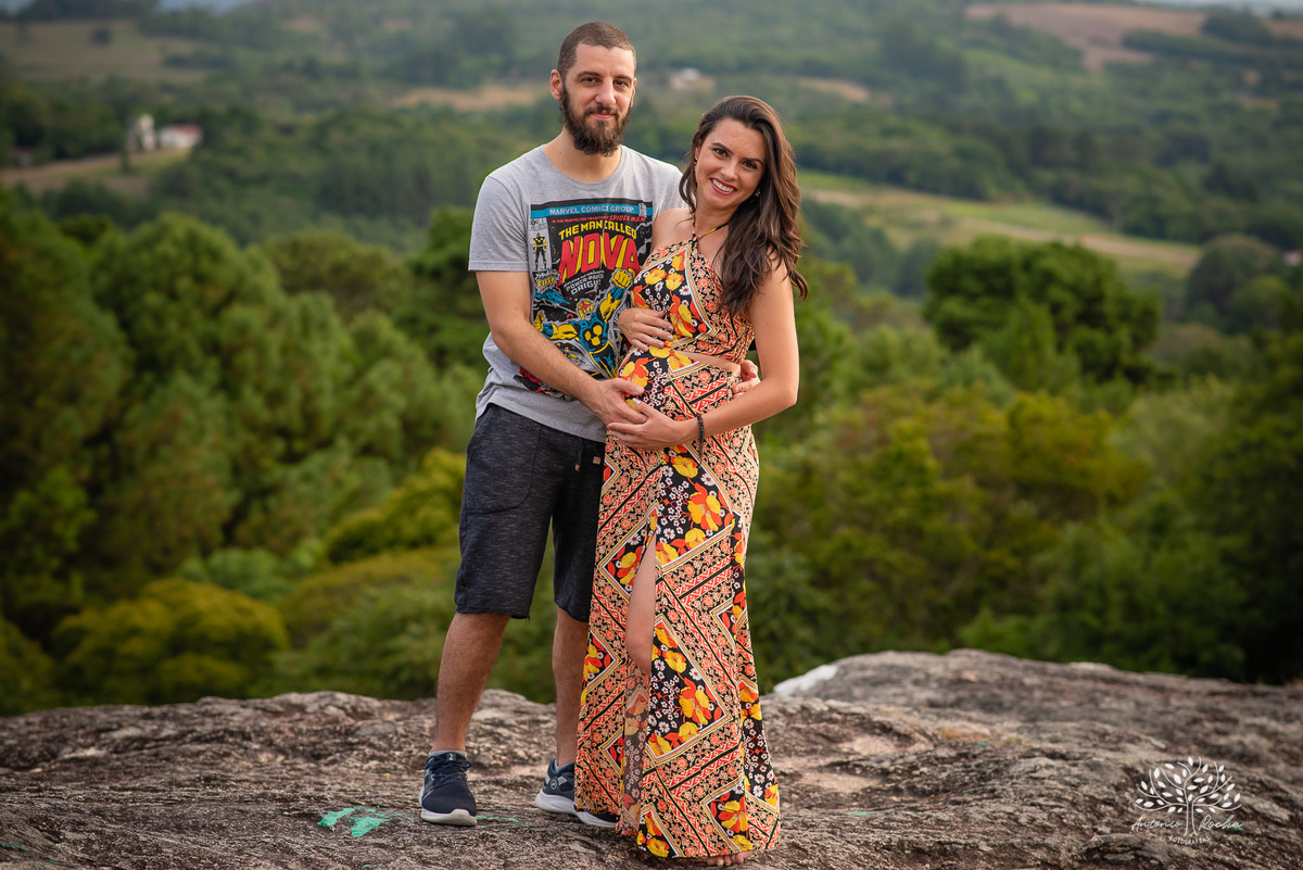 Paola – Matheus – Sophia – Parque Stone Land – Tarde de Sol – Campo – Gestante – Grávida – Ensaio Gestante – Felicidade – Amor – Menina – Vida – Pelotas – Rock n’Roll – Sophia = Paola + Matheus – Antonio Rocha Fotografias – Família Linda – Pets – Dogs