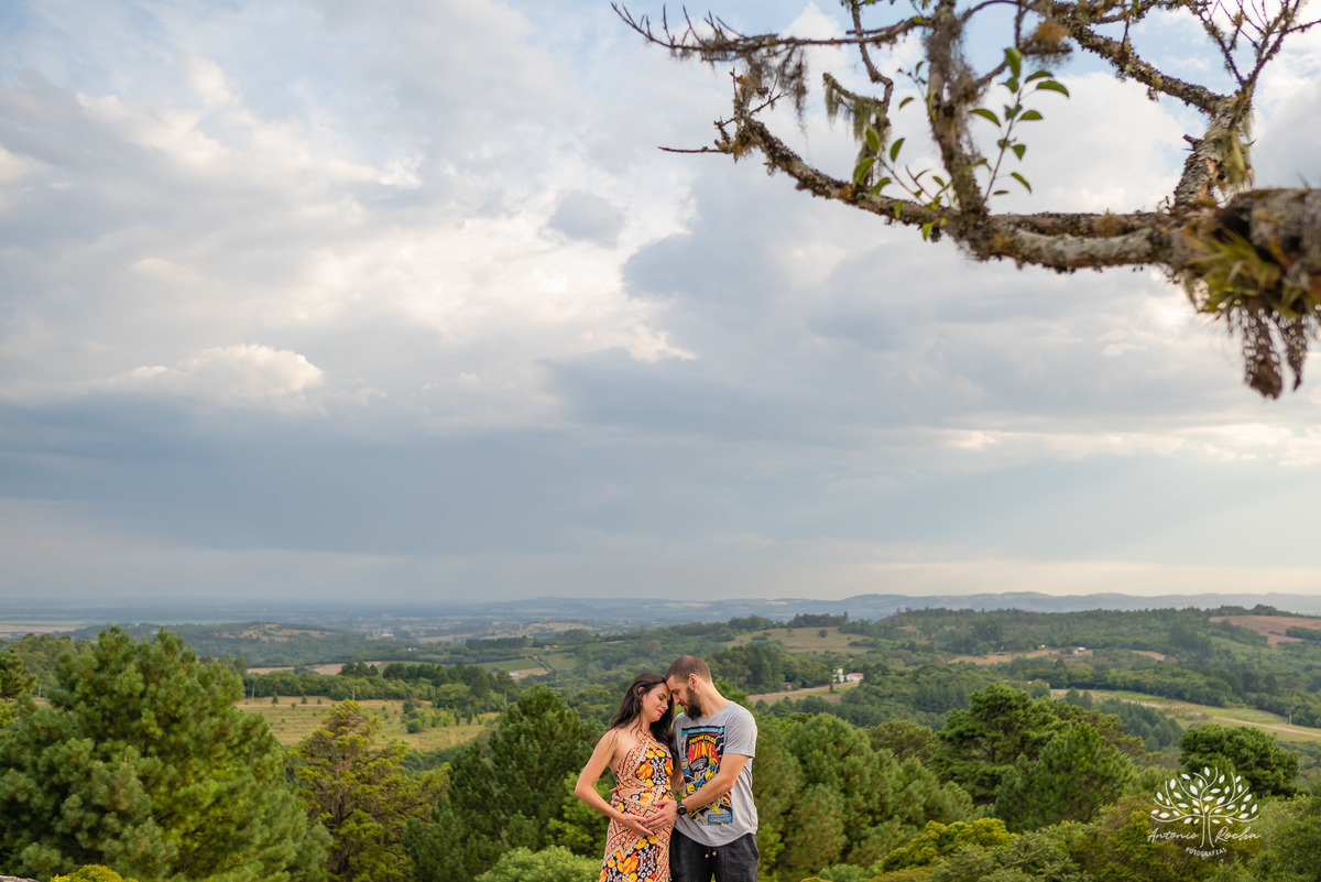 Paola – Matheus – Sophia – Parque Stone Land – Tarde de Sol – Campo – Gestante – Grávida – Ensaio Gestante – Felicidade – Amor – Menina – Vida – Pelotas – Rock n’Roll – Sophia = Paola + Matheus – Antonio Rocha Fotografias – Família Linda – Pets – Dogs