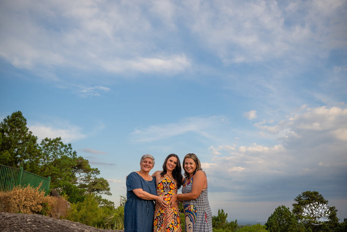 Paola – Matheus – Sophia – Parque Stone Land – Tarde de Sol – Campo – Gestante – Grávida – Ensaio Gestante – Felicidade – Amor – Menina – Vida – Pelotas – Rock n’Roll – Sophia = Paola + Matheus – Antonio Rocha Fotografias – Família Linda – Pets – Dogs