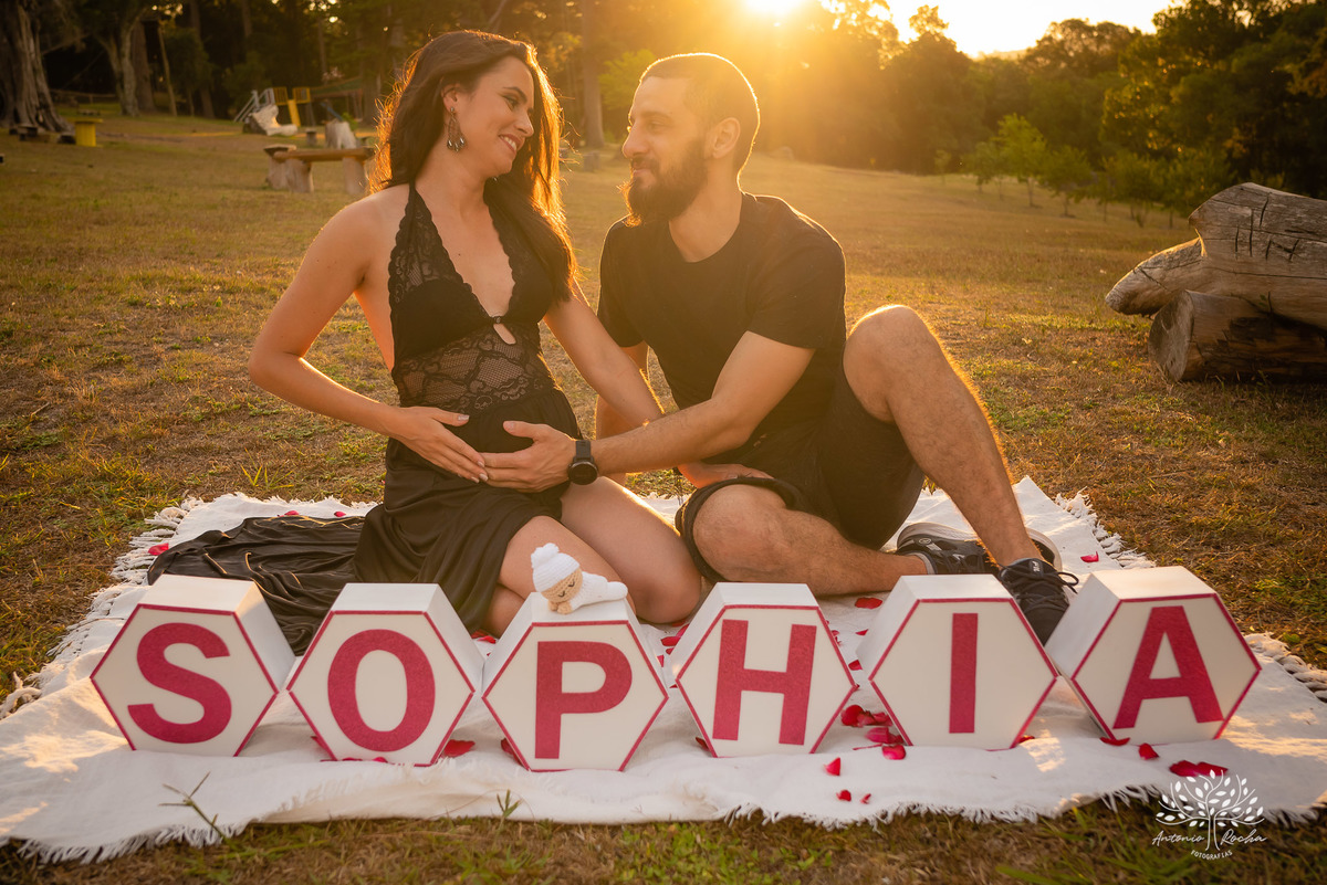 Paola – Matheus – Sophia – Parque Stone Land – Tarde de Sol – Campo – Gestante – Grávida – Ensaio Gestante – Felicidade – Amor – Menina – Vida – Pelotas – Rock n’Roll – Sophia = Paola + Matheus – Antonio Rocha Fotografias – Família Linda – Pets – Dogs