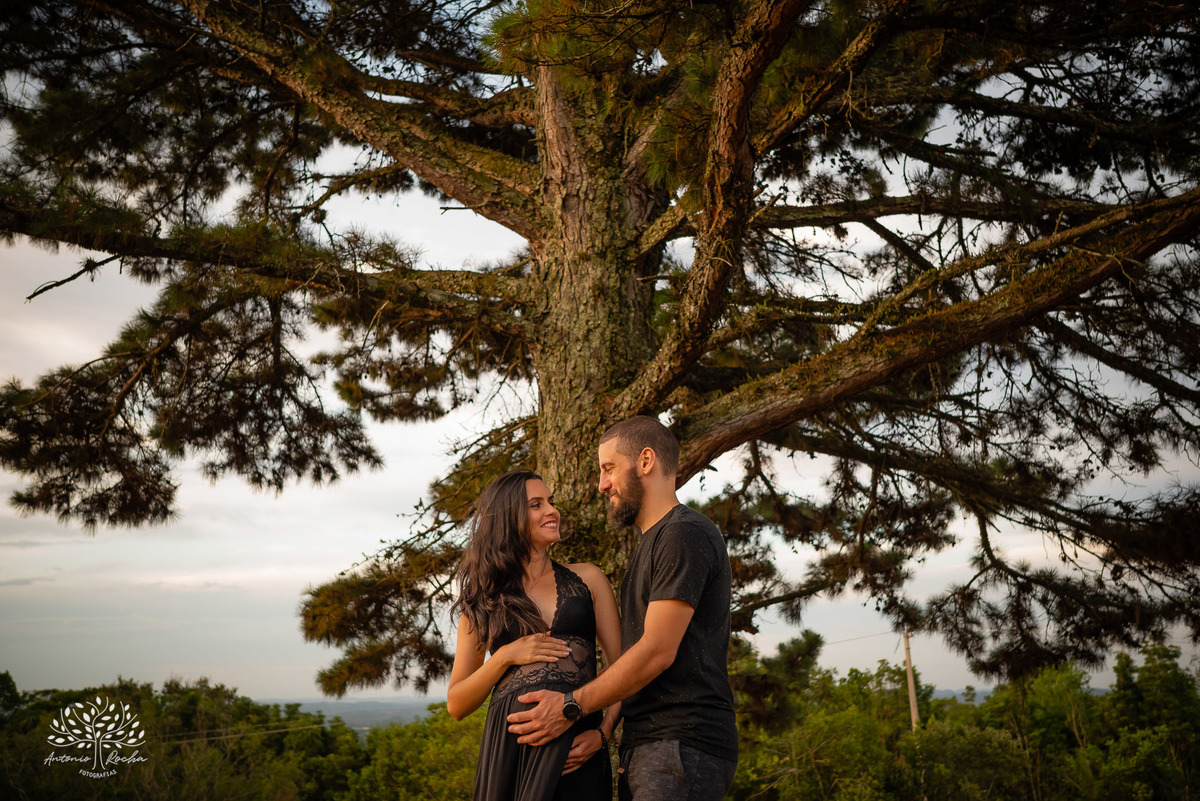 Paola – Matheus – Sophia – Parque Stone Land – Tarde de Sol – Campo – Gestante – Grávida – Ensaio Gestante – Felicidade – Amor – Menina – Vida – Pelotas – Rock n’Roll – Sophia = Paola + Matheus – Antonio Rocha Fotografias – Família Linda – Pets – Dogs