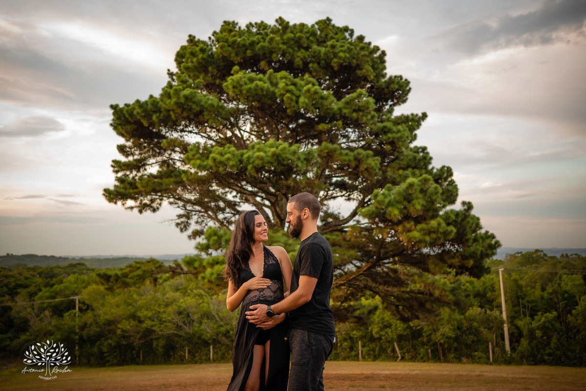 Paola – Matheus – Sophia – Parque Stone Land – Tarde de Sol – Campo – Gestante – Grávida – Ensaio Gestante – Felicidade – Amor – Menina – Vida – Pelotas – Rock n’Roll – Sophia = Paola + Matheus – Antonio Rocha Fotografias – Família Linda – Pets – Dogs