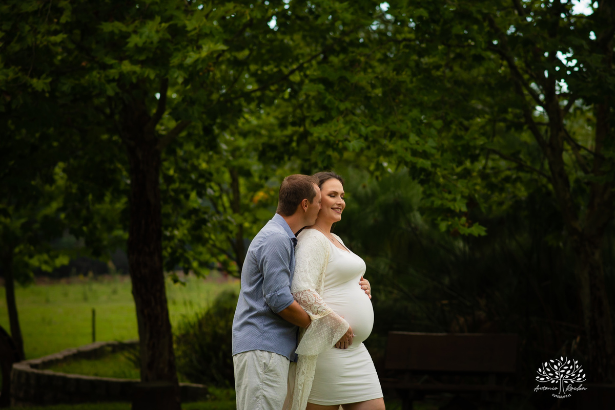 Fabiane – Lucas – Théo – Chácara da Família Fiss – Tarde de Sol – Campo – Gestante – Grávida – Ensaio Gestante – Felicidade – Amor – Menino – Vida – Pelotas – Fabiane + Lucas = Théo – Antonio Rocha Fotografias – Família Linda – Arroio do Padre – Pelotas