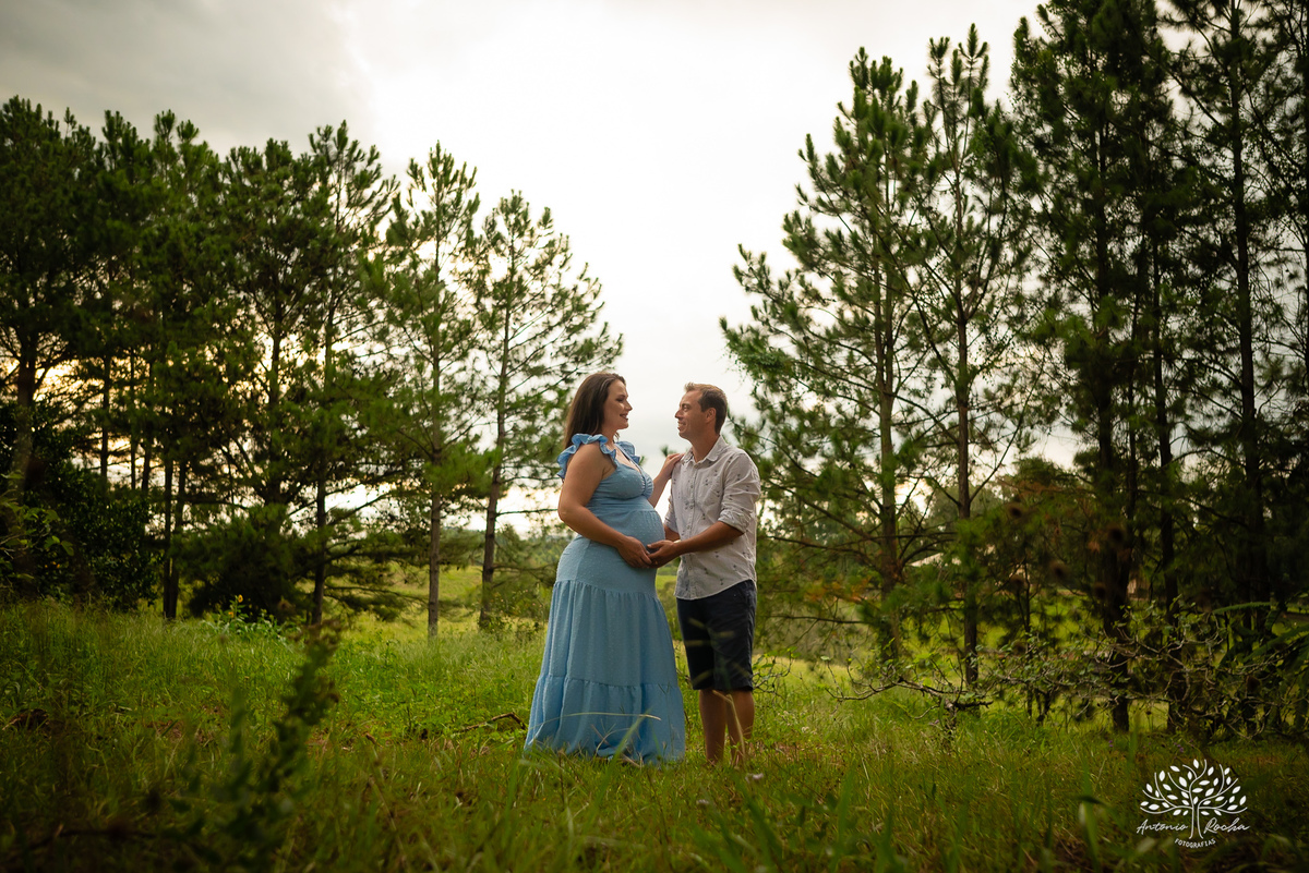 Fabiane – Lucas – Théo – Chácara da Família Fiss – Tarde de Sol – Campo – Gestante – Grávida – Ensaio Gestante – Felicidade – Amor – Menino – Vida – Pelotas – Fabiane + Lucas = Théo – Antonio Rocha Fotografias – Família Linda – Arroio do Padre – Pelotas