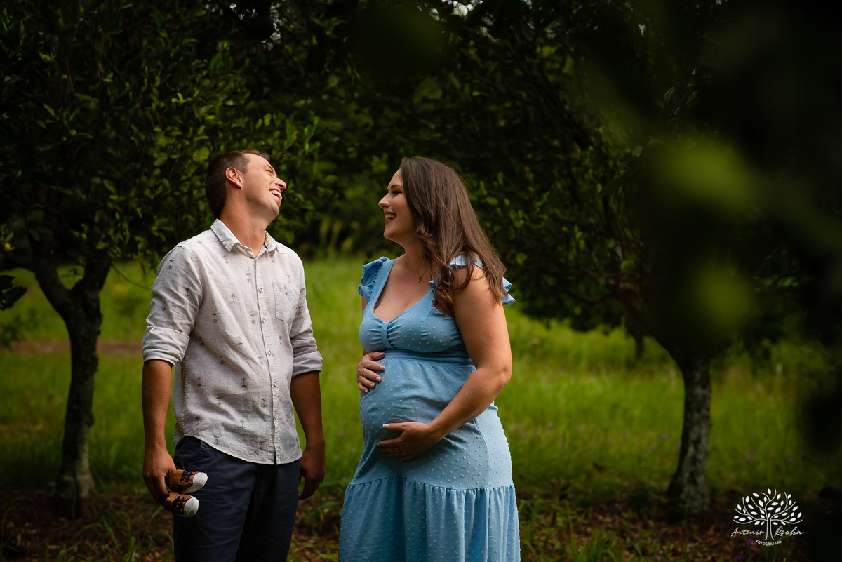 Fabiane – Lucas – Théo – Chácara da Família Fiss – Tarde de Sol – Campo – Gestante – Grávida – Ensaio Gestante – Felicidade – Amor – Menino – Vida – Pelotas – Fabiane + Lucas = Théo – Antonio Rocha Fotografias – Família Linda – Arroio do Padre – Pelotas