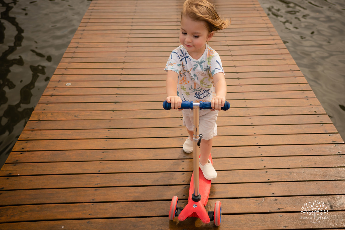 Lorenzo – Tatiane – Tiely – Parque Una – Tarde de Sol – Una – Infantil – Criança – Ensaio Infantil – Felicidade – Amor – Vida – Pelotas – Patinete – Trio – Dia Comum – Coisas Simples – Antonio Rocha Fotografias – Família Linda – Fotografia de Família