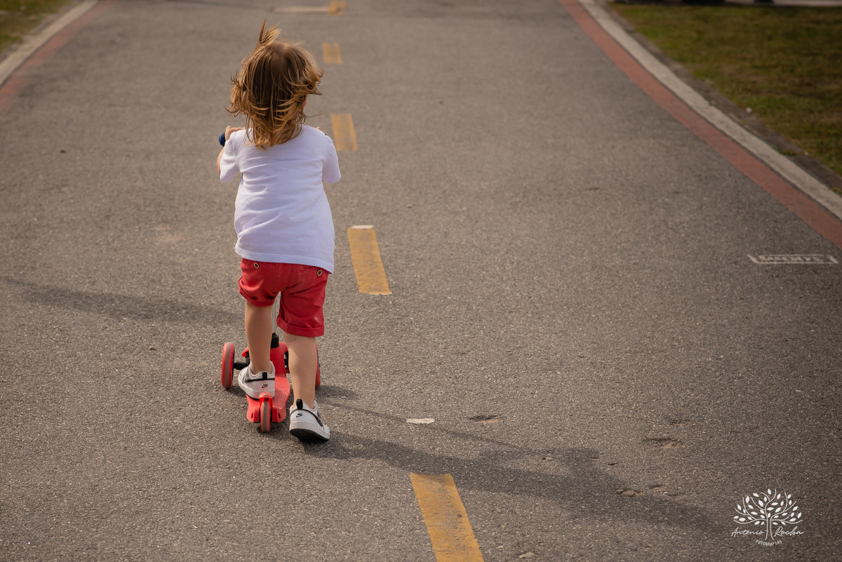 Lorenzo – Tatiane – Tiely – Parque Una – Tarde de Sol – Una – Infantil – Criança – Ensaio Infantil – Felicidade – Amor – Vida – Pelotas – Patinete – Trio – Dia Comum – Coisas Simples – Antonio Rocha Fotografias – Família Linda – Fotografia de Família