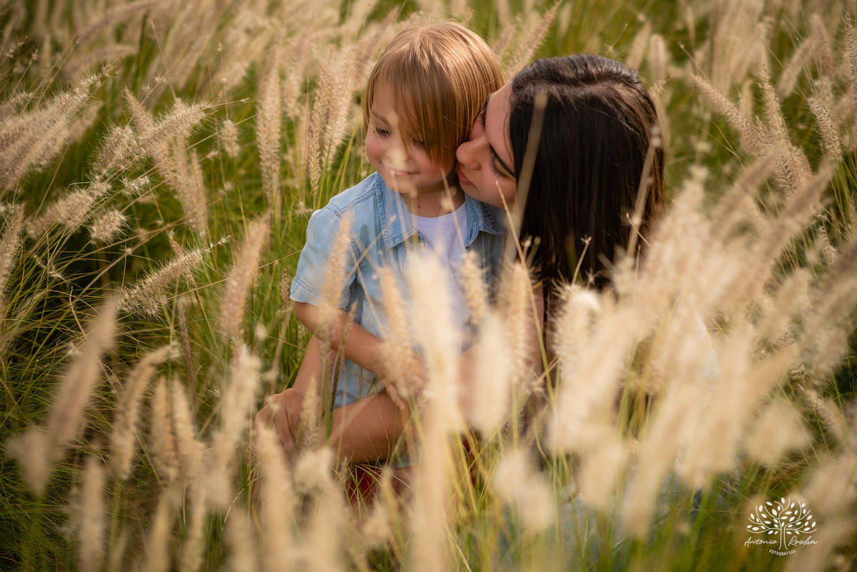 Lorenzo – Tatiane – Tiely – Parque Una – Tarde de Sol – Una – Infantil – Criança – Ensaio Infantil – Felicidade – Amor – Vida – Pelotas – Patinete – Trio – Dia Comum – Coisas Simples – Antonio Rocha Fotografias – Família Linda – Fotografia de Família