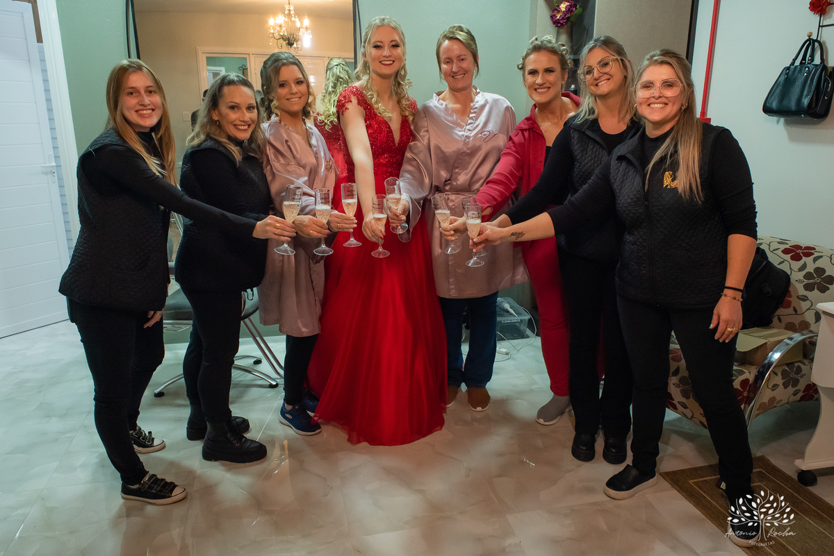 Milena – Milena 15 Anos – Festa – Festa Debutante – Chácara do Amanhecer – Debutante – Campo – Felicidade – Loira – Fotografia de Família – Debutante – Pôr do Sol – Exigente – Vermelho – Antonio Rocha Fotografias – Pelotas – Quinze Anos – Alegria – Feliz