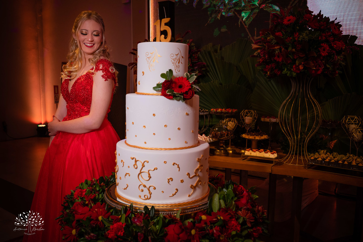 Milena – Milena 15 Anos – Festa – Festa Debutante – Chácara do Amanhecer – Debutante – Campo – Felicidade – Loira – Fotografia de Família – Debutante – Pôr do Sol – Exigente – Vermelho – Antonio Rocha Fotografias – Pelotas – Quinze Anos – Alegria – Feliz