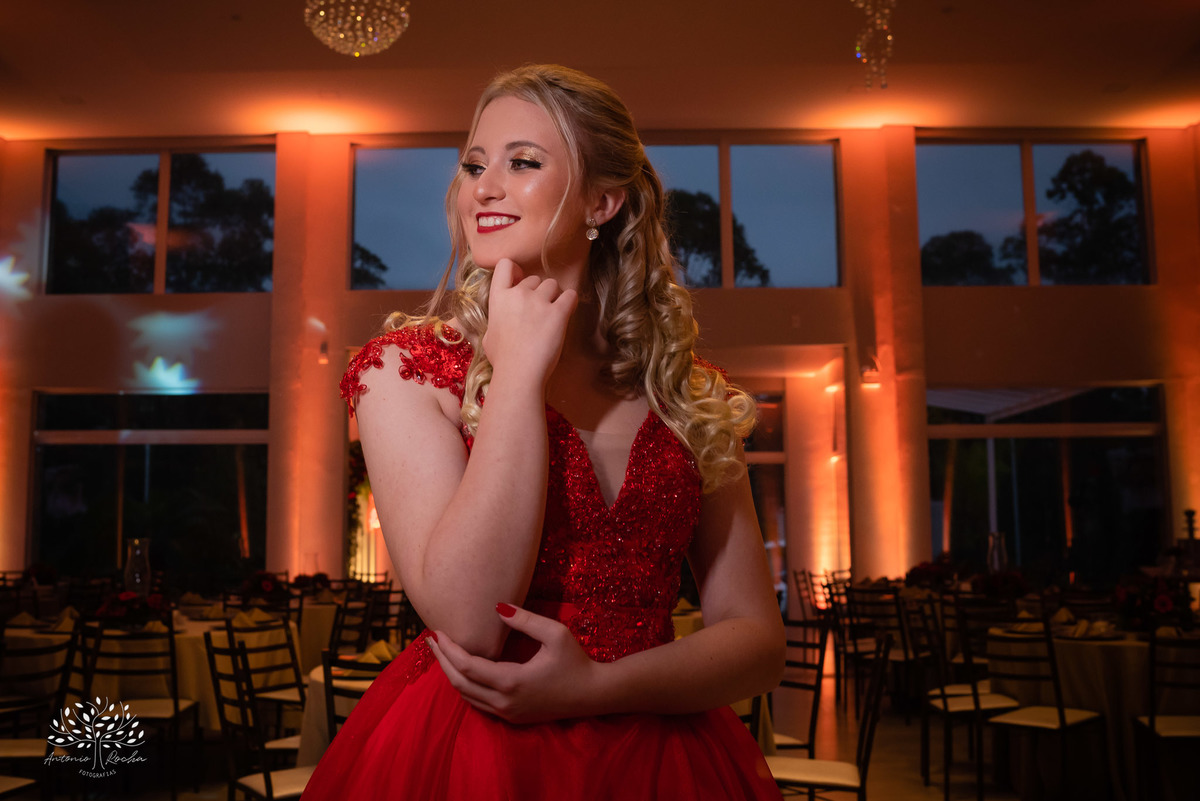 Milena – Milena 15 Anos – Festa – Festa Debutante – Chácara do Amanhecer – Debutante – Campo – Felicidade – Loira – Fotografia de Família – Debutante – Pôr do Sol – Exigente – Vermelho – Antonio Rocha Fotografias – Pelotas – Quinze Anos – Alegria – Feliz