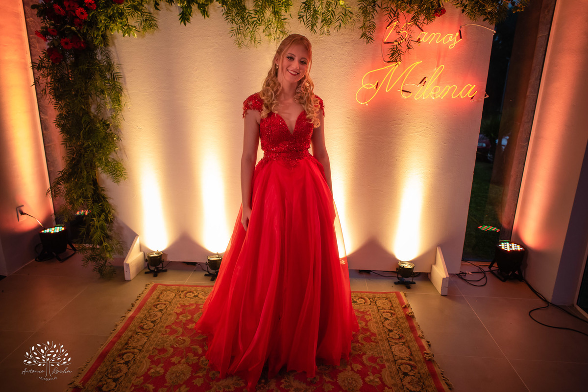 Milena – Milena 15 Anos – Festa – Festa Debutante – Chácara do Amanhecer – Debutante – Campo – Felicidade – Loira – Fotografia de Família – Debutante – Pôr do Sol – Exigente – Vermelho – Antonio Rocha Fotografias – Pelotas – Quinze Anos – Alegria – Feliz