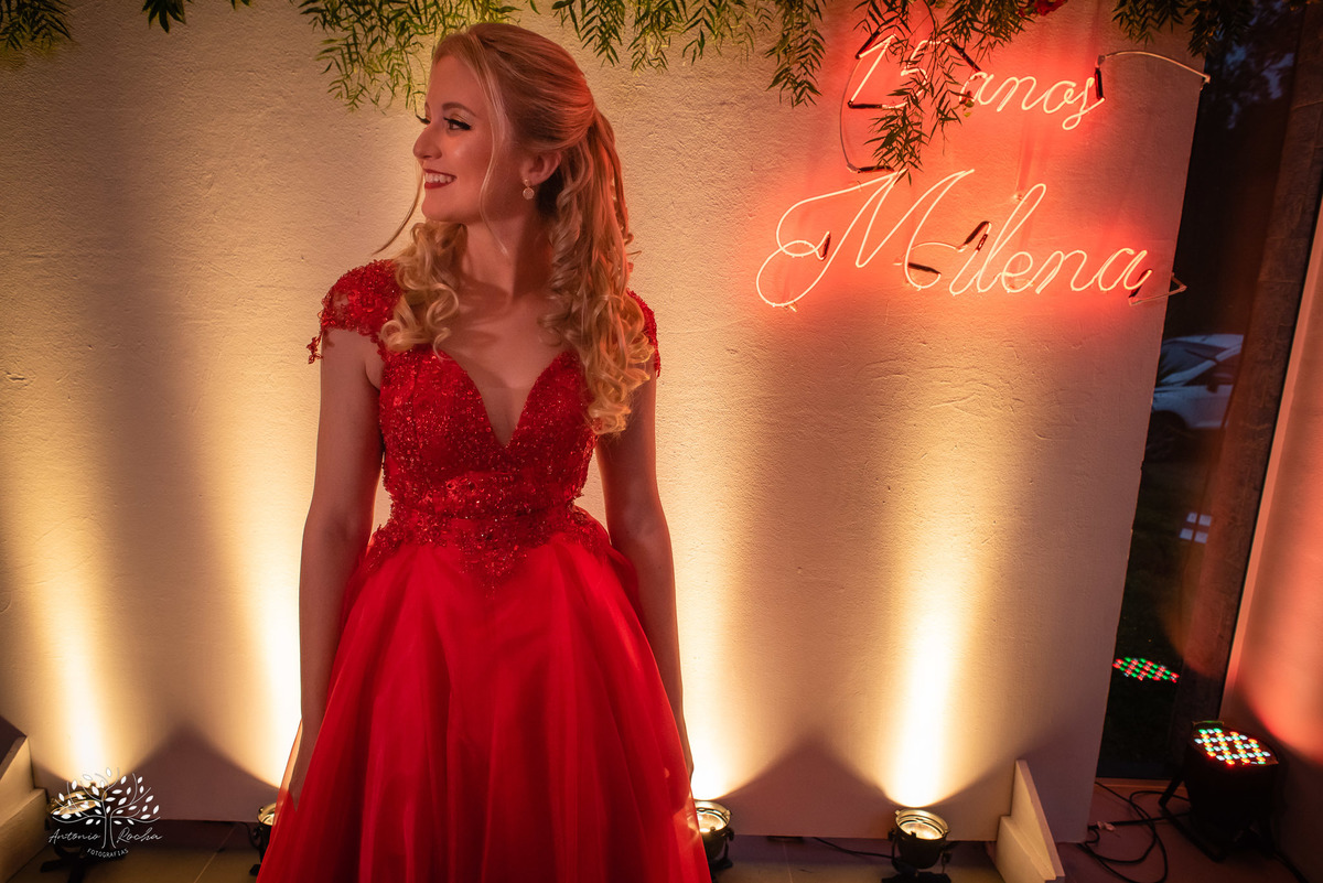 Milena – Milena 15 Anos – Festa – Festa Debutante – Chácara do Amanhecer – Debutante – Campo – Felicidade – Loira – Fotografia de Família – Debutante – Pôr do Sol – Exigente – Vermelho – Antonio Rocha Fotografias – Pelotas – Quinze Anos – Alegria – Feliz